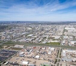 4380 76th Ave SE, Calgary, AB à louer Aérien– Image 2 sur 3