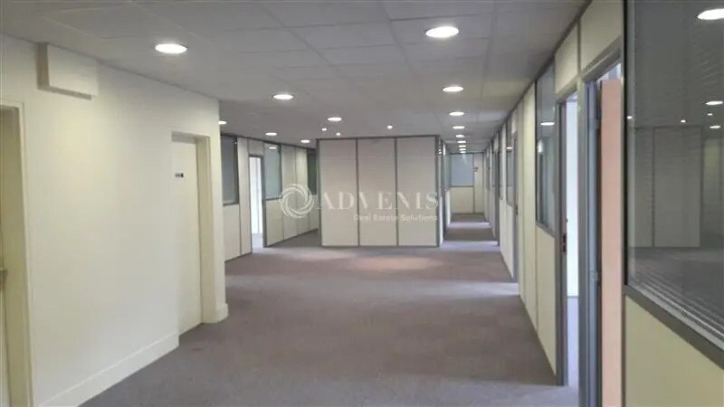 Bureau dans Noisy-le-Grand à louer - Photo de l’immeuble – Image 2 sur 6