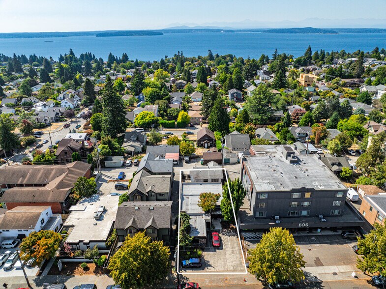 5639 California Ave SW, Seattle, WA à vendre - Photo de l’immeuble – Image 2 sur 24