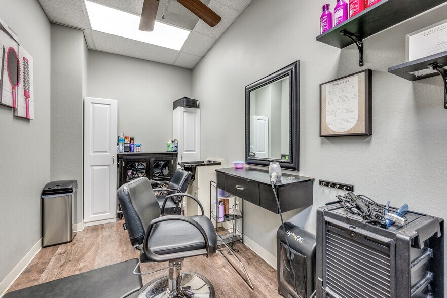 725 N Elm St, Denton, TX à vendre - Photo de l’immeuble – Image 3 sur 5