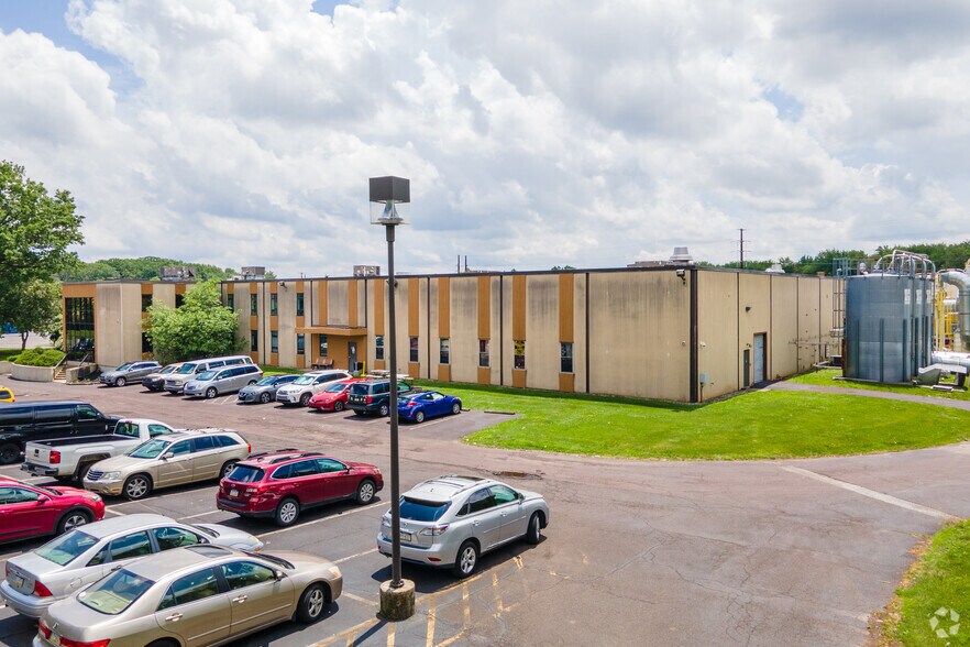 1100 Schwab Rd, Hatfield, PA à louer - Photo de l’immeuble – Image 3 sur 8