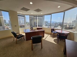 600 N Brand Blvd, Glendale, CA à louer Photo intérieure– Image 2 sur 6