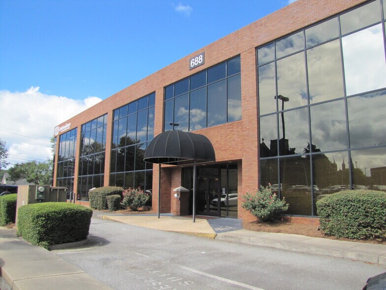 688 Walnut St, Macon-Bibb, GA à louer - Photo de l’immeuble – Image 1 sur 7