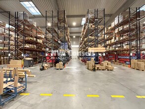 Local d’activités dans Neuville-sur-Oise à louer Photo intérieure– Image 1 sur 14