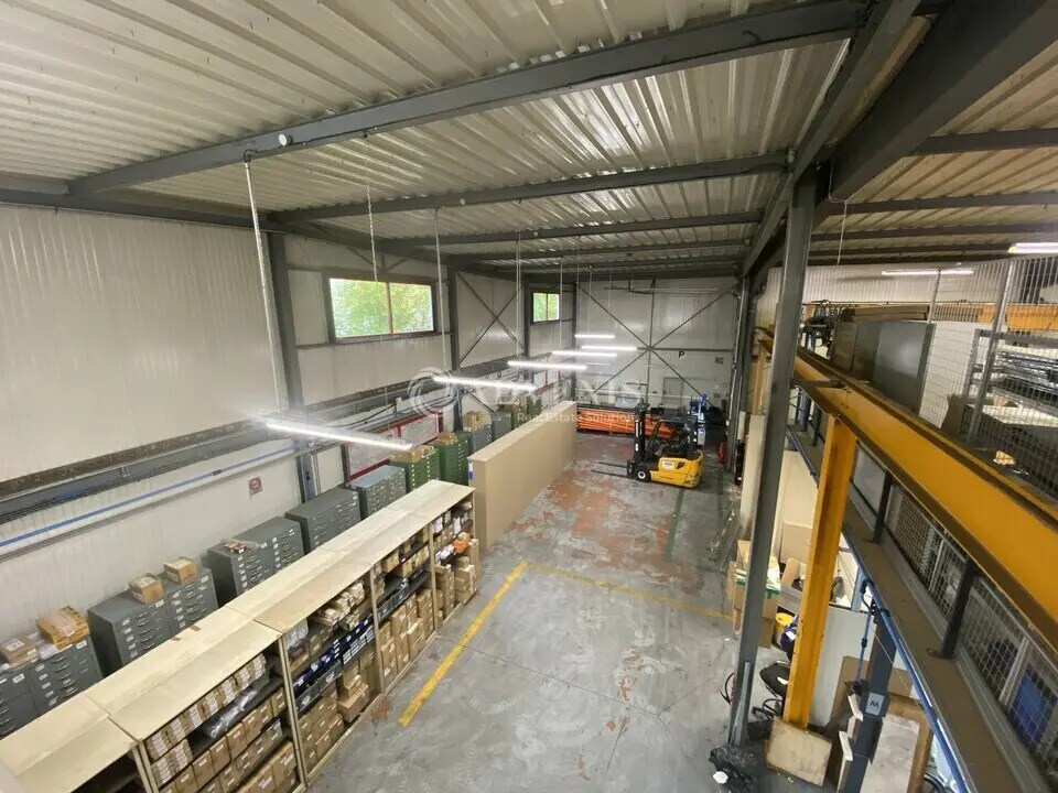 Local d'activités dans Voisins-le-Bretonneux à vendre Photo de l’immeuble– Image 1 sur 6