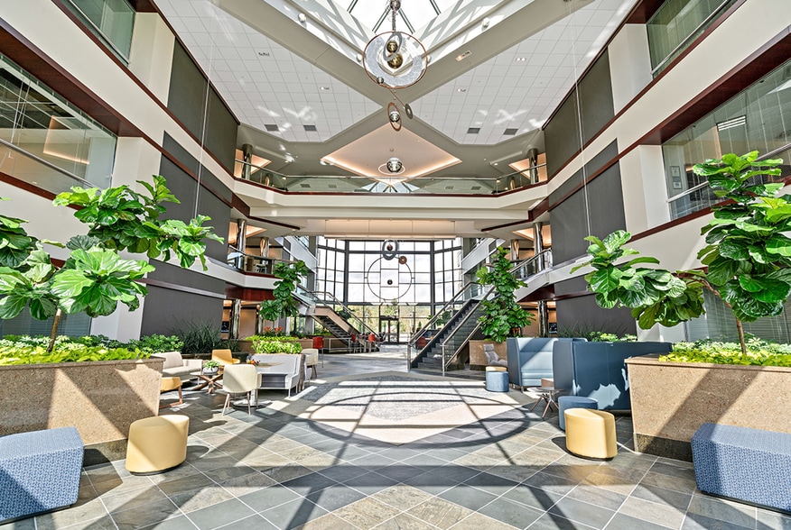 1500-1550 Liberty Ridge Dr, Wayne, PA à louer - Photo de l’immeuble – Image 3 sur 12