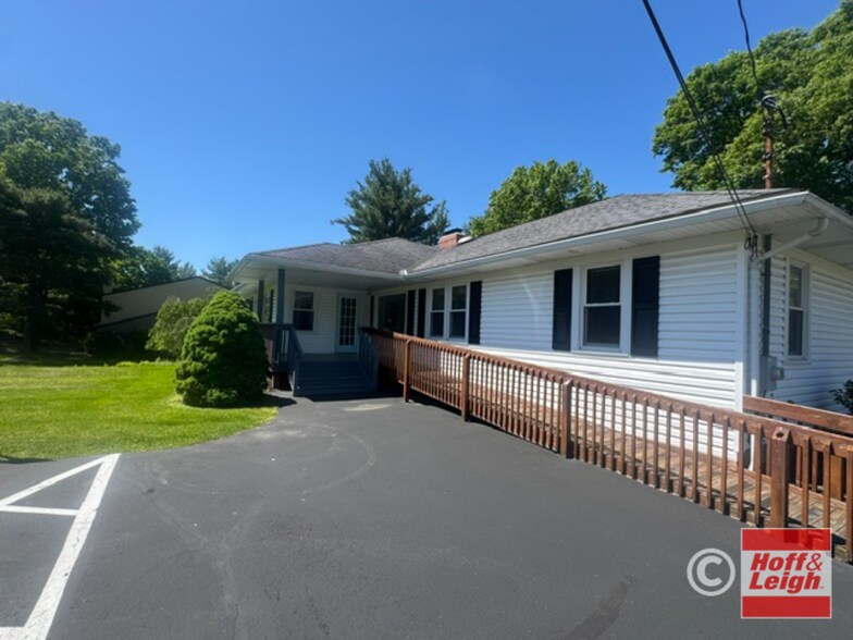 355 N Main St, Munroe Falls, OH à vendre - Photo de l’immeuble – Image 2 sur 6