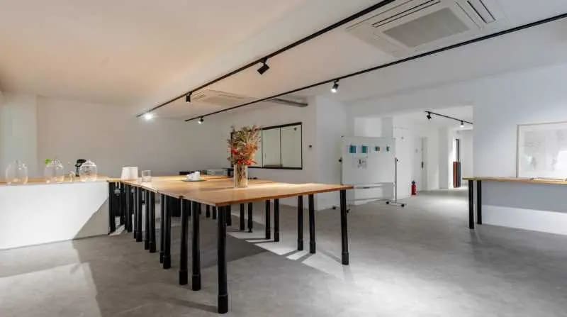 122-124 Rue Marcadet, Paris à vendre Photo intérieure– Image 1 sur 7