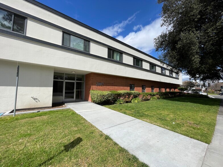 2007 W Hedding St, San Jose, CA à louer - Photo de l’immeuble – Image 2 sur 15