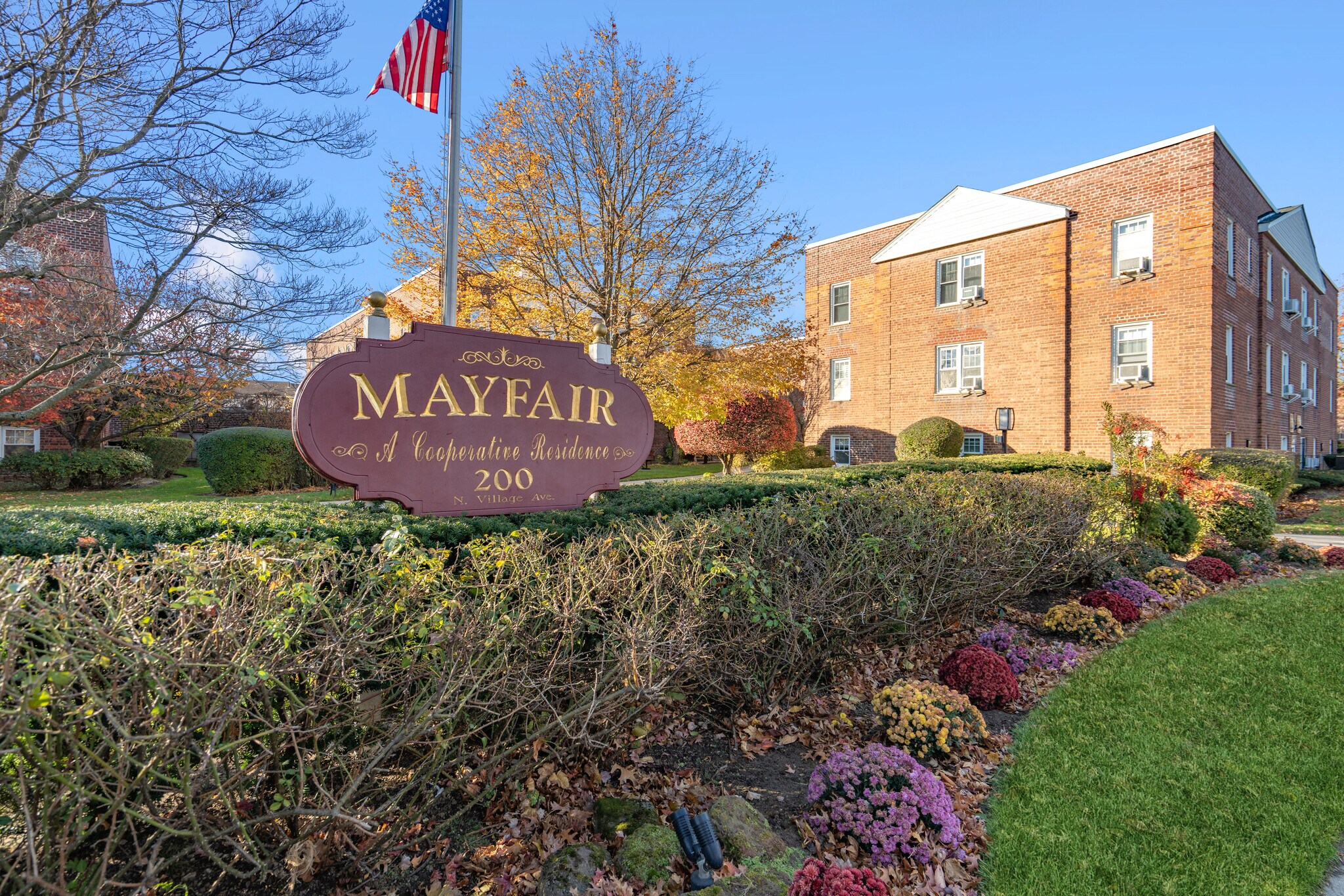 200 N Village Ave, Rockville Centre, NY à vendre Photo de l’immeuble– Image 1 sur 19