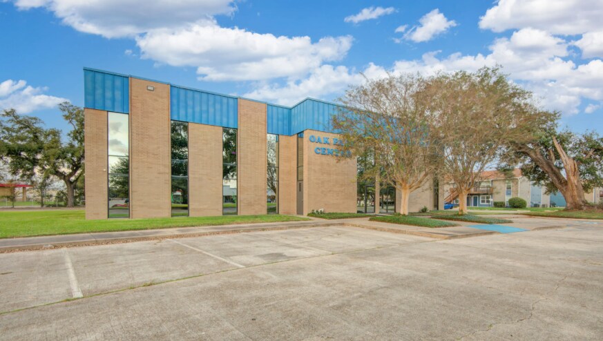 102 Oak Park Dr, Clute, TX à vendre Photo principale– Image 1 sur 10