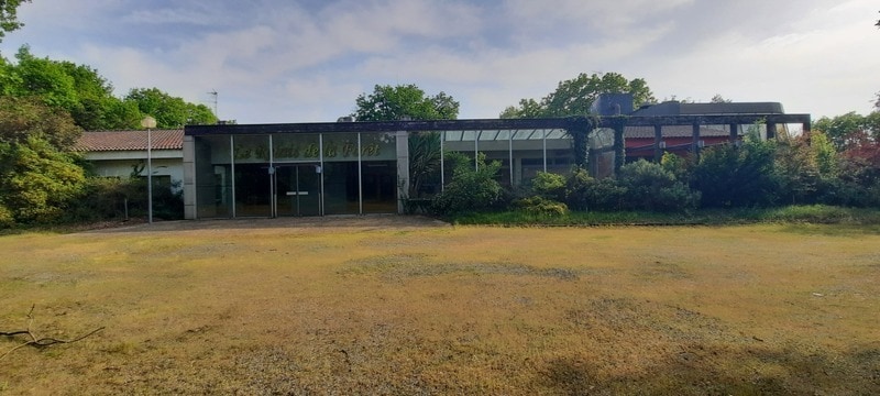 Local d'activités dans La Rochelle à vendre - Photo de l’immeuble – Image 1 sur 16