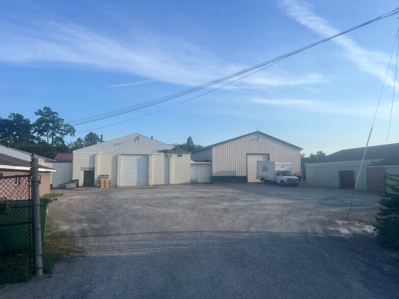 1205 Spring St, Latrobe, PA à louer - Photo de l’immeuble – Image 2 sur 33