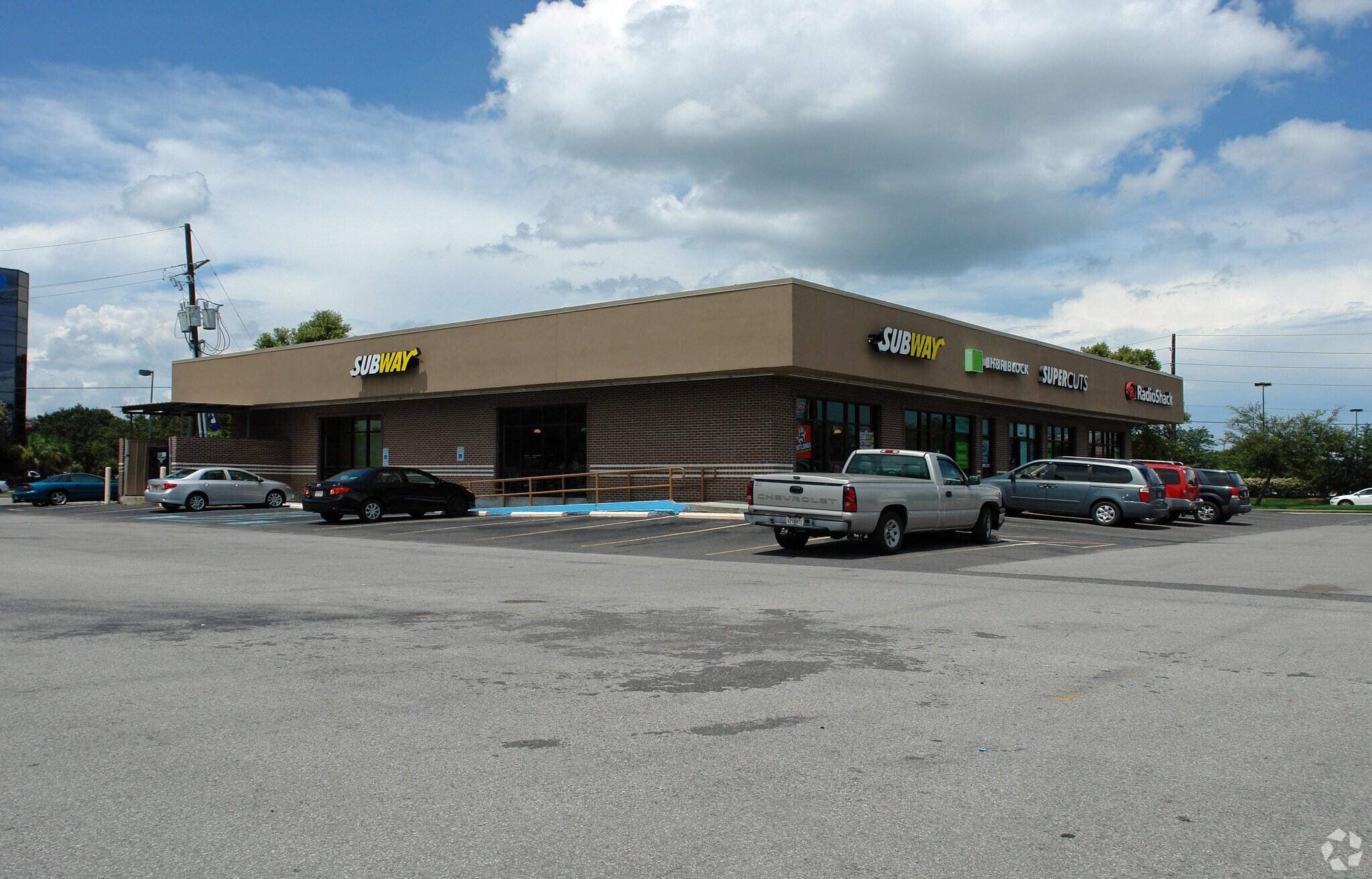 303-397 W Esplanade Ave, Kenner, LA à louer Photo principale– Image 1 sur 5