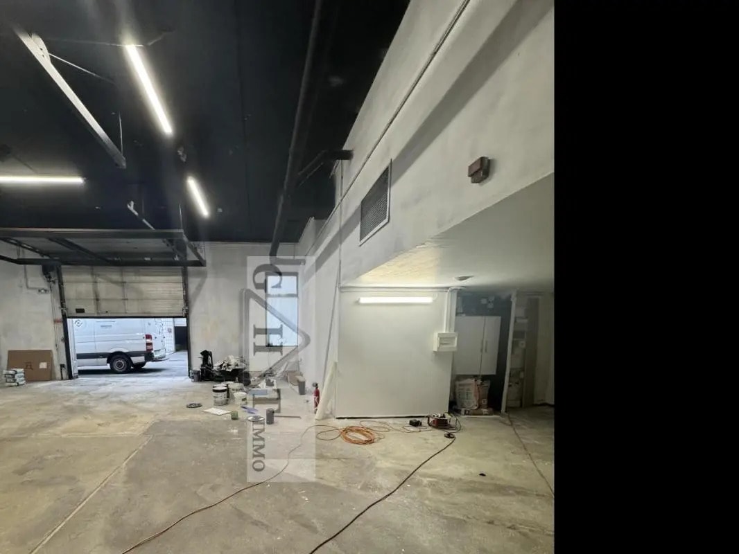 Industriel/Logistique dans Ivry-sur-Seine à louer Photo intérieure– Image 1 sur 3