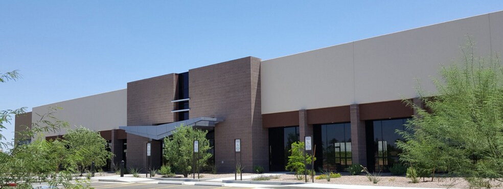 2065 S Cooper Rd, Chandler, AZ à louer - Photo de l’immeuble – Image 1 sur 13