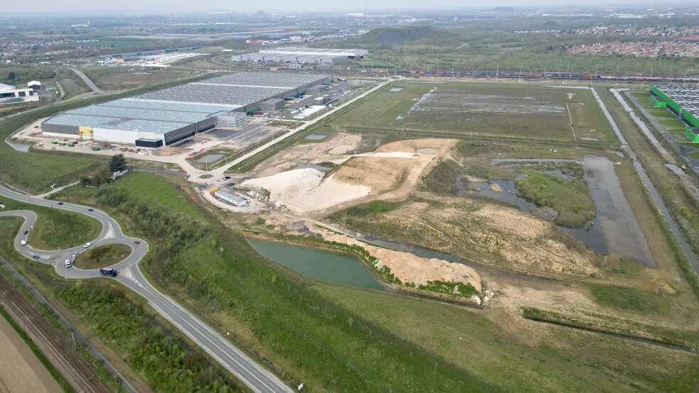Industriel/Logistique dans Dourges à louer - Photo de l’immeuble – Image 3 sur 3