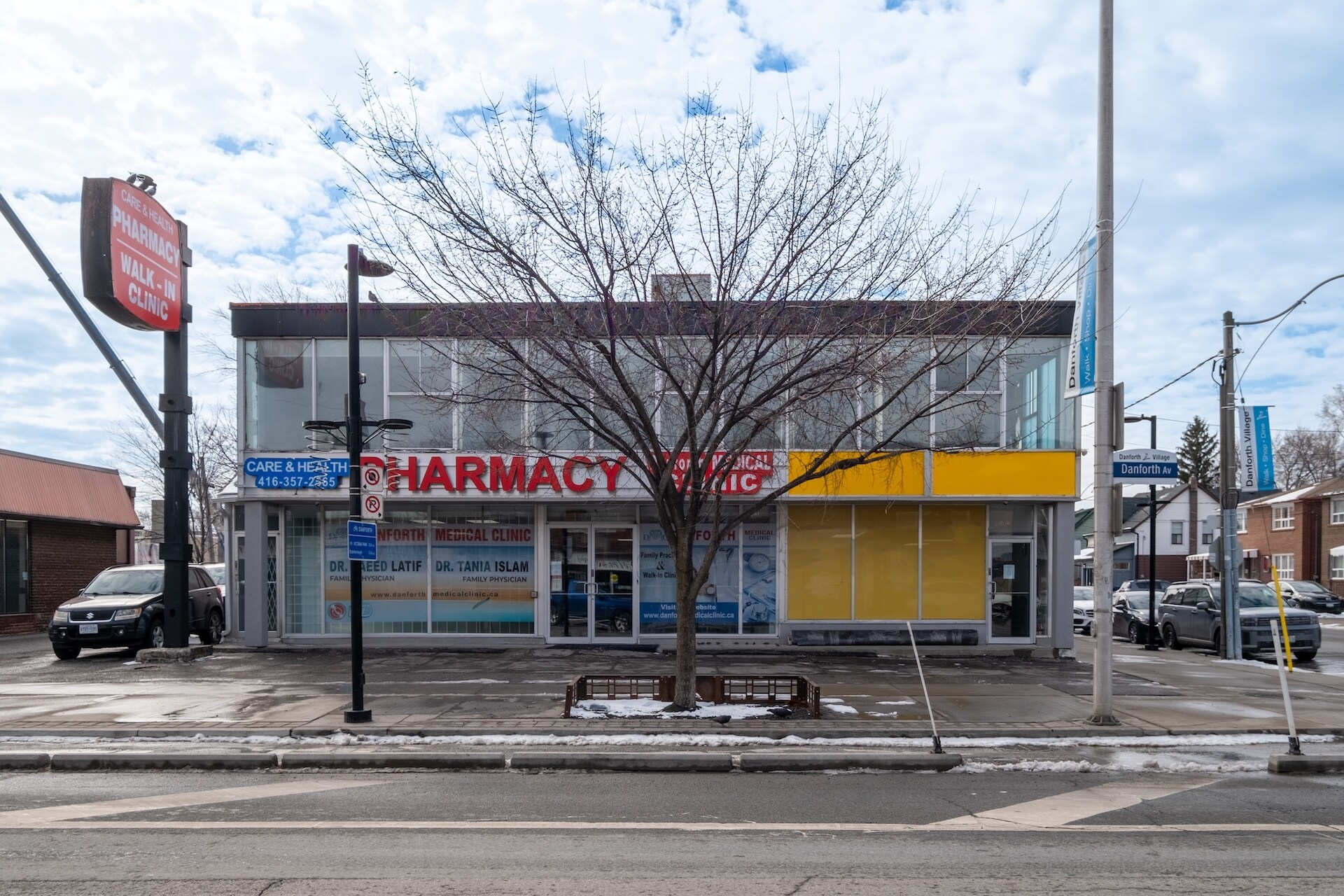 2921 Danforth Av, Toronto, ON à louer Photo de l’immeuble– Image 1 sur 11