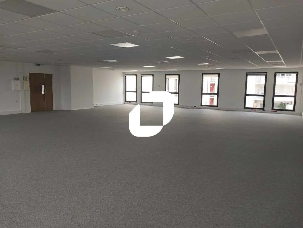 Bureau dans Nîmes à louer Photo de l’immeuble– Image 1 sur 9