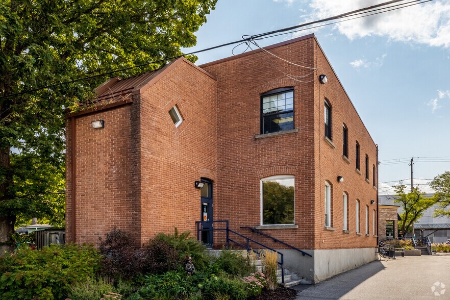 363-365 Richmond Rd, Ottawa, ON à vendre - Photo de l’immeuble – Image 2 sur 2