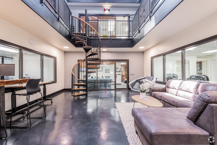 255 W Moana Ln, Reno, NV à louer - Photo principale – Image 1 sur 28
