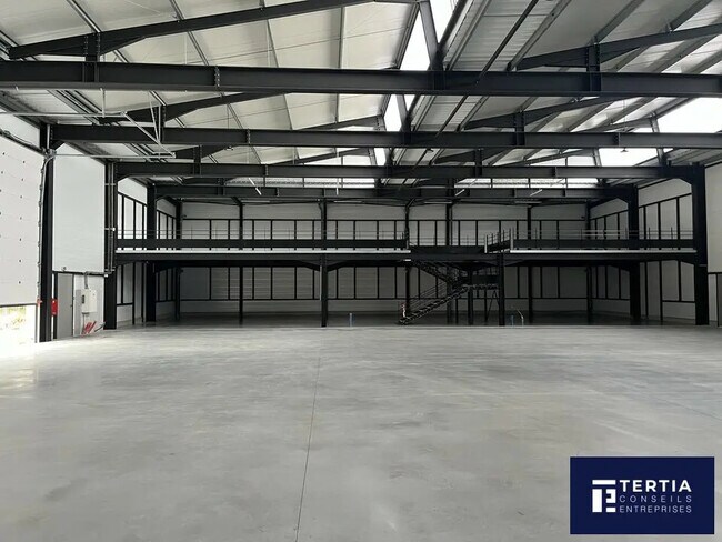 Plus de détails pour Bureau, Local d'activités à louer