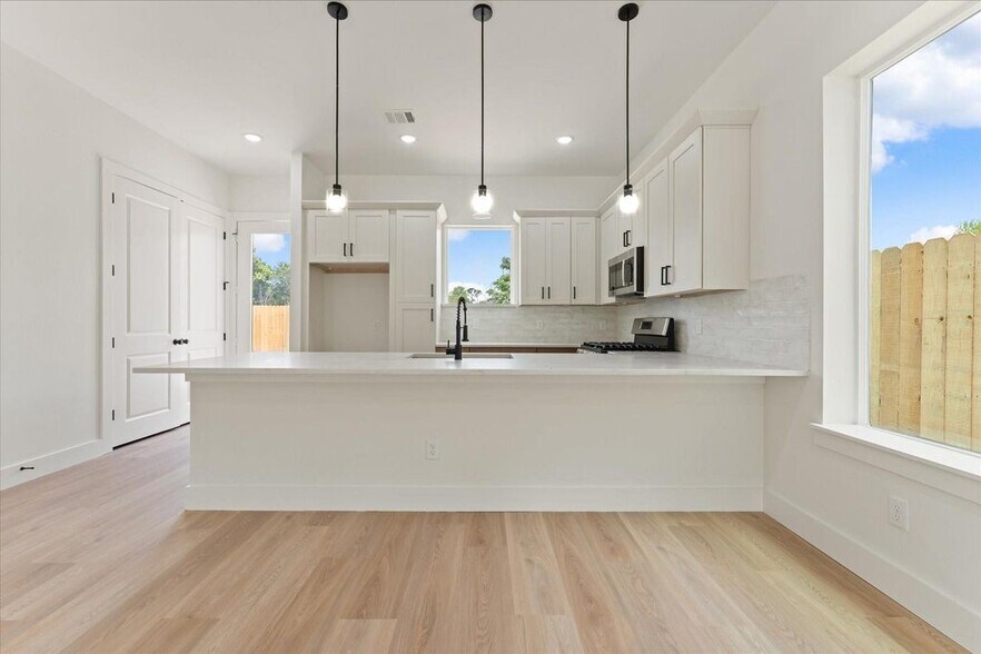 9119 Henrietta Street #A & B, Houston, TX à vendre - Photo de l’immeuble – Image 2 sur 27