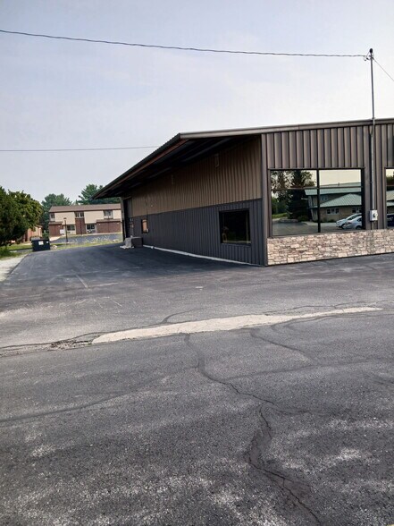 953 Egg Harbor Rd, Sturgeon Bay, WI à vendre - Photo de l’immeuble – Image 2 sur 3