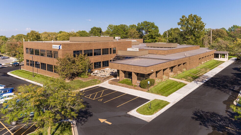 10310 W 84th Ter, Lenexa, KS à louer - Photo principale – Image 1 sur 6