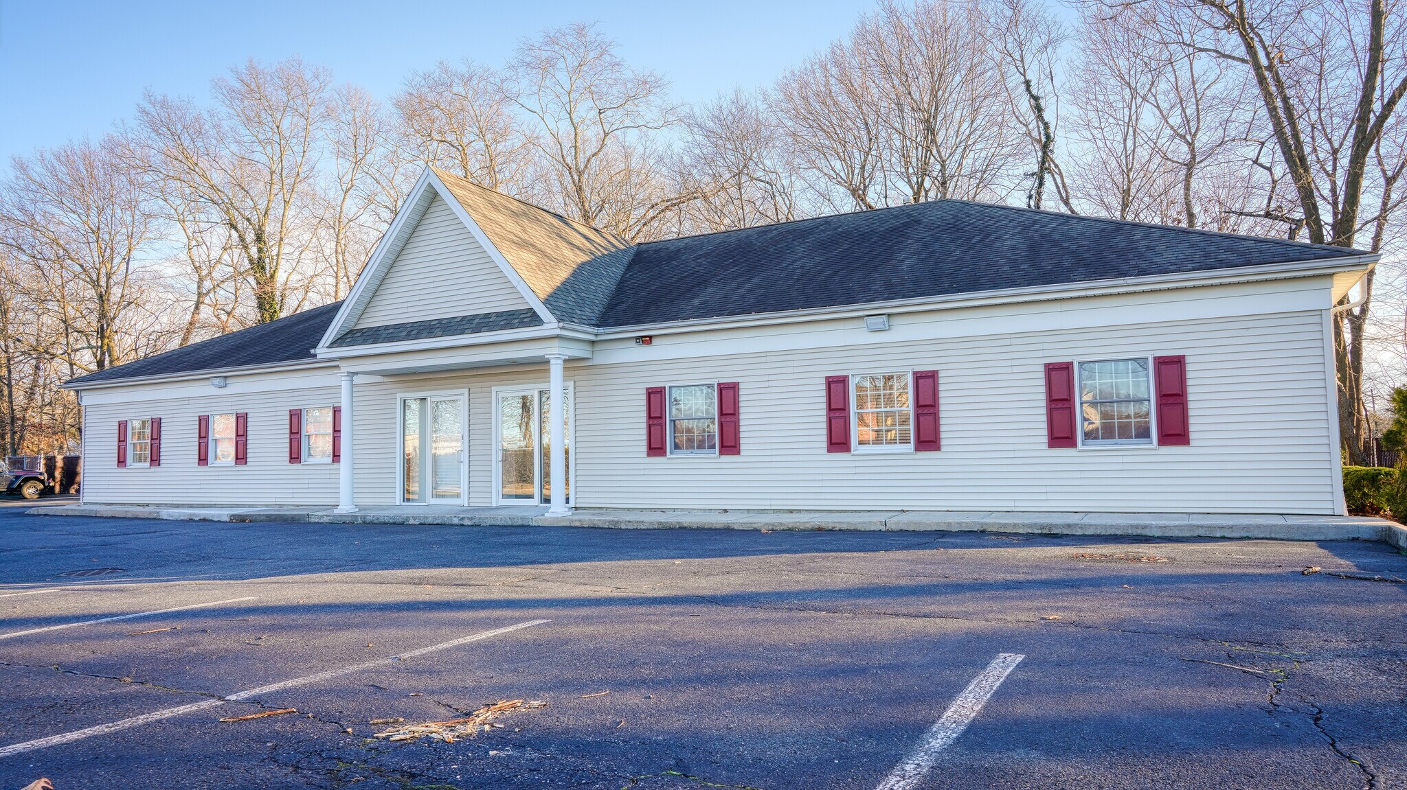 500 Hallock Ave, Port Jefferson Station, NY à louer Photo de l’immeuble– Image 1 sur 6