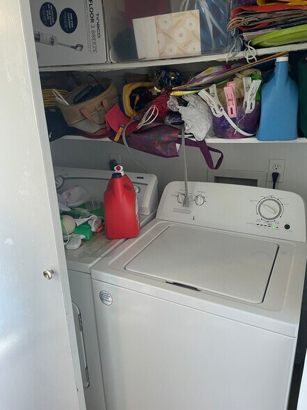 902 Azalea Ct, College Station, TX à vendre - Photo de l’immeuble – Image 3 sur 9