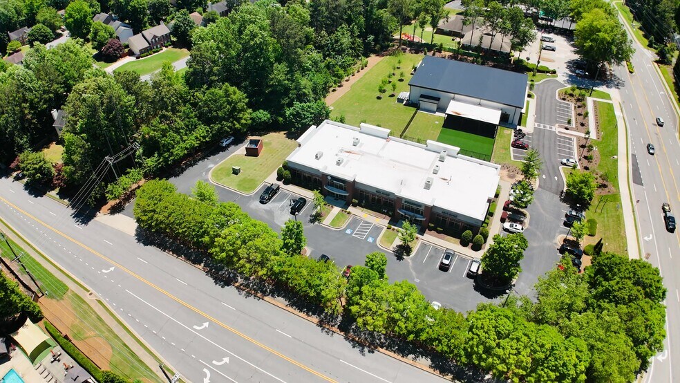 11125 Jones Bridge Rd, Alpharetta, GA à vendre - Vidéo sur l’annonce professionnelle – Image 2 sur 23