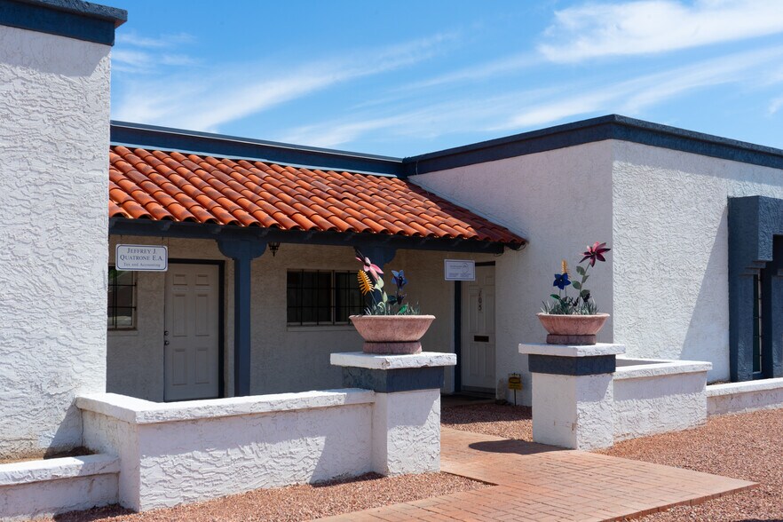 3030 E Cactus Rd, Phoenix, AZ à vendre - Photo de l’immeuble – Image 2 sur 6