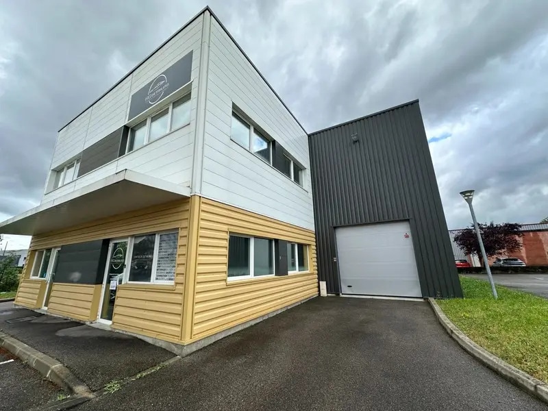 Local d’activités dans Grézieu-la-Varenne à louer Photo de l’immeuble– Image 1 sur 8