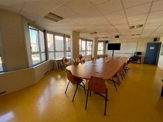 Plus de détails pour Bureau à vendre