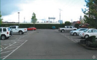 10005 SE Stark St, Portland, OR à louer - Photo de l’immeuble – Image 3 sur 7
