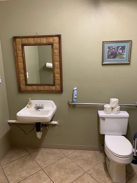 2226 Bienville Blvd, Ocean Springs, MS à louer - Photo de l’immeuble – Image 3 sur 40