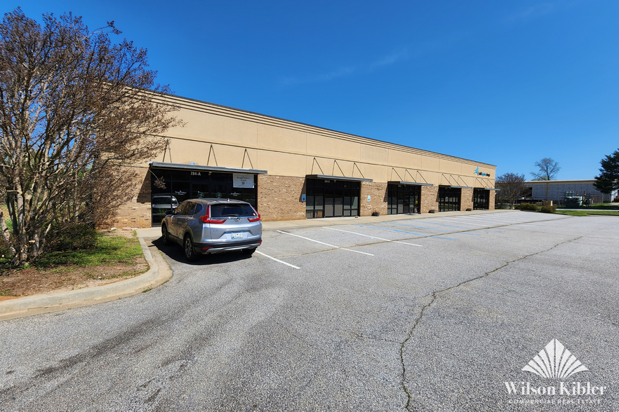 284 Rocky Creek Rd, Greenville, SC à louer - Photo de l’immeuble – Image 2 sur 3