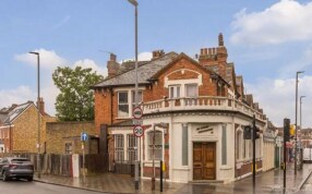 71 Mitcham Ln, Londres à vendre - Photo de l’immeuble – Image 2 sur 4