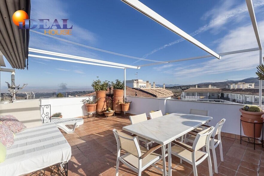 Immeuble residentiel dans Dílar, Granada à vendre - Photo de l’immeuble – Image 2 sur 50