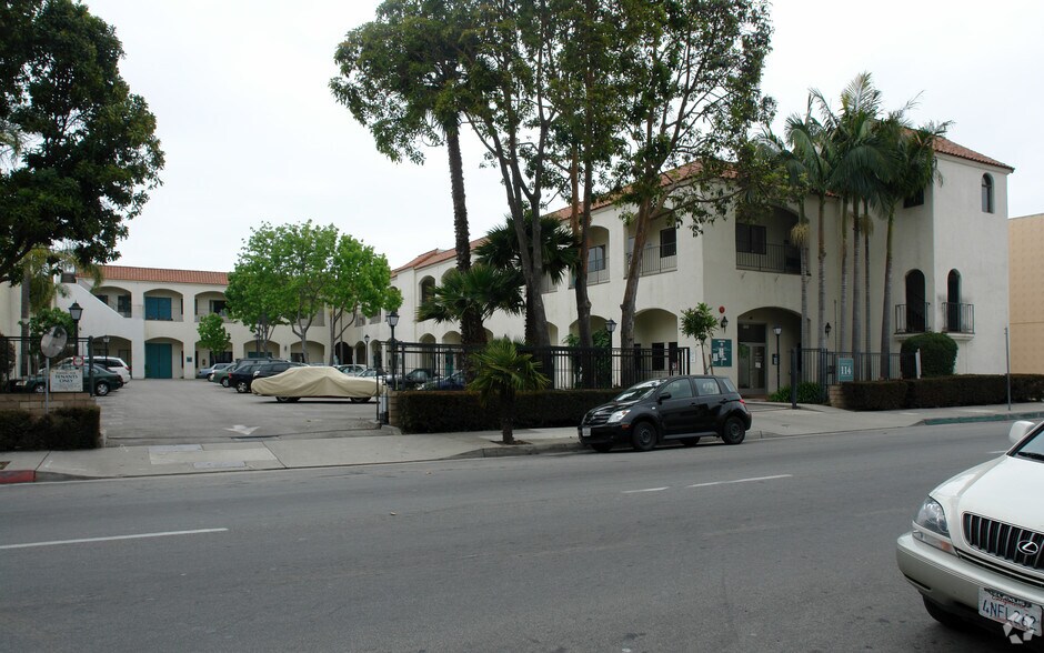 114 E Haley St, Santa Barbara, CA à louer - Photo de l’immeuble – Image 2 sur 5