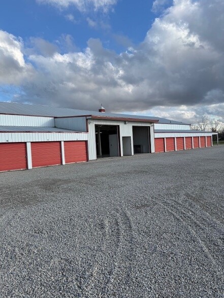 308 E Main St, Sulphur Springs, IN à vendre - Photo de l’immeuble – Image 2 sur 28