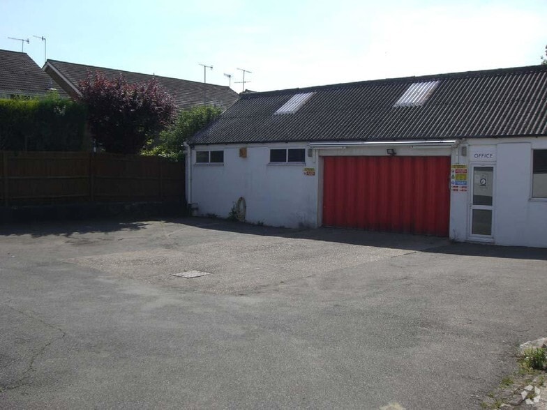 1 Cecil Rd, Lancing à vendre - Photo principale – Image 1 sur 5