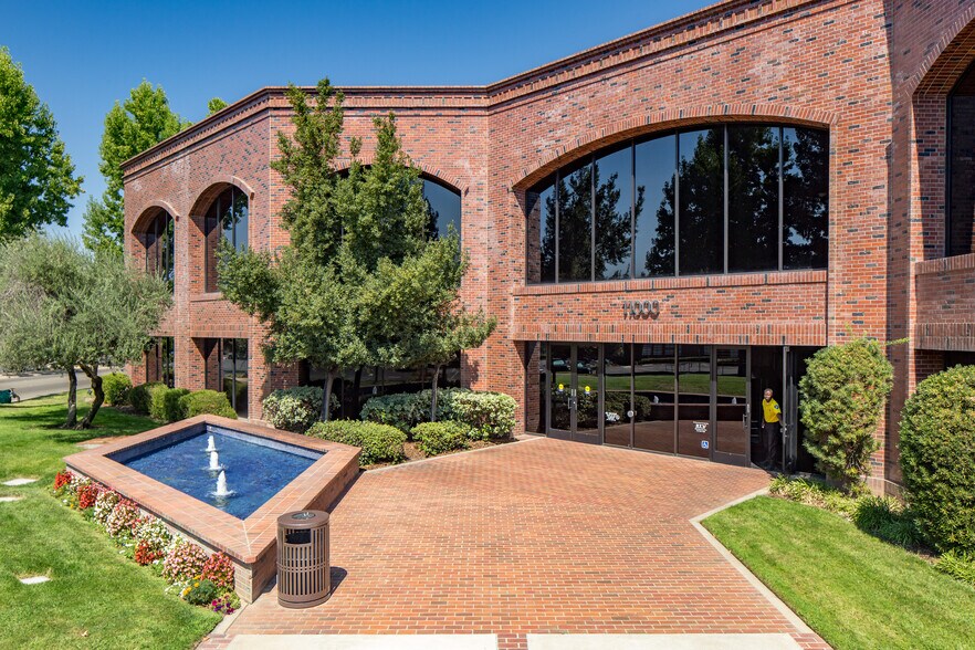 11000 Olson Dr, Rancho Cordova, CA à louer - Photo de l’immeuble – Image 2 sur 9