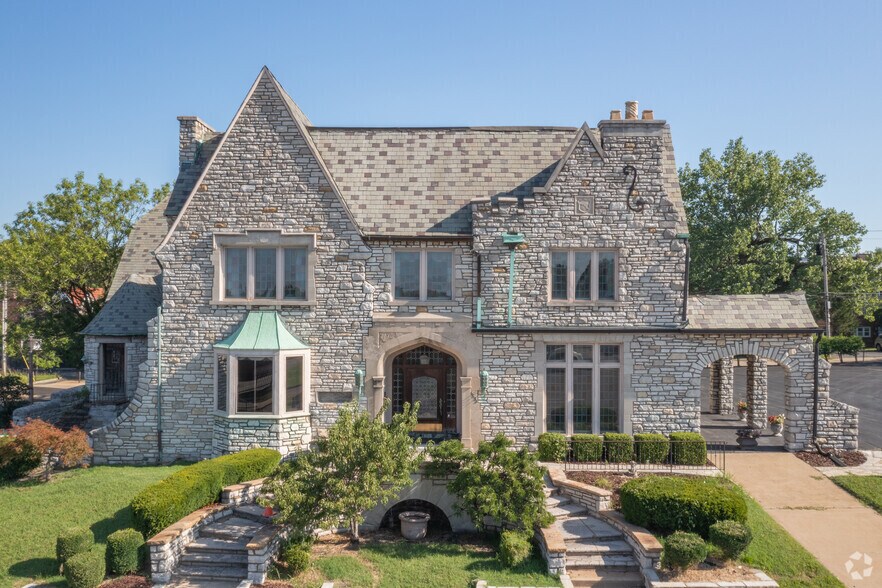 6633 Clayton Rd, Clayton, MO à vendre - Photo de l’immeuble – Image 3 sur 10