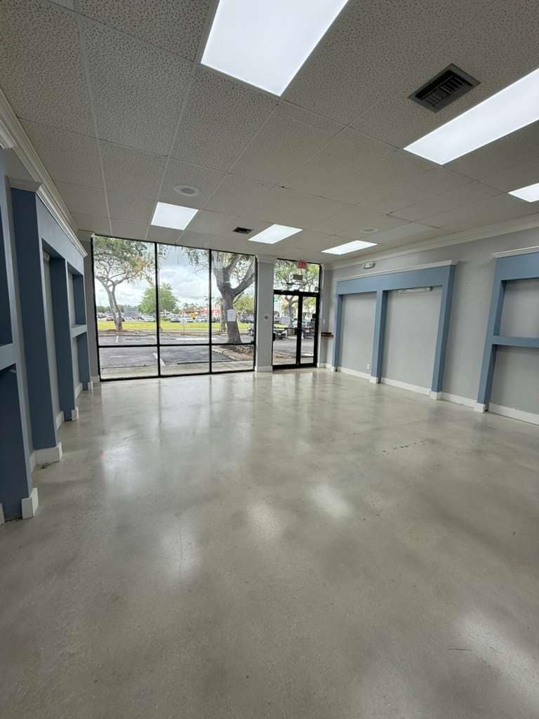 2101-2251 SW 59th Ave, West Park, FL à louer Photo intérieure– Image 1 sur 7