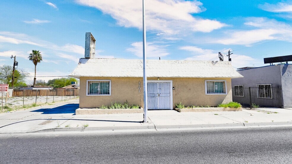 1701 S Eastern Ave, Las Vegas, NV à vendre - Photo de l’immeuble – Image 1 sur 11