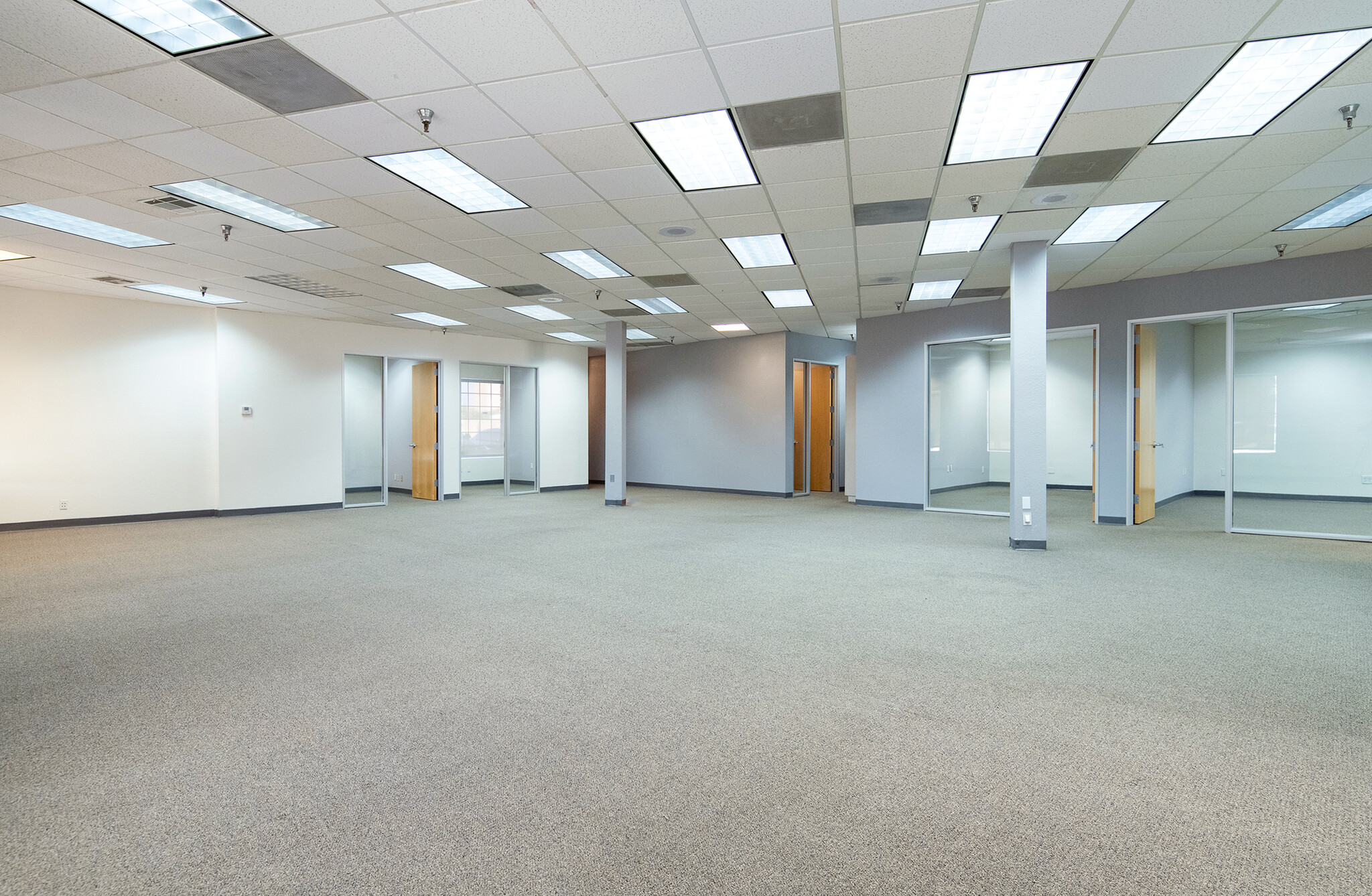 420 N Montebello Blvd, Montebello, CA à louer Photo intérieure– Image 1 sur 32