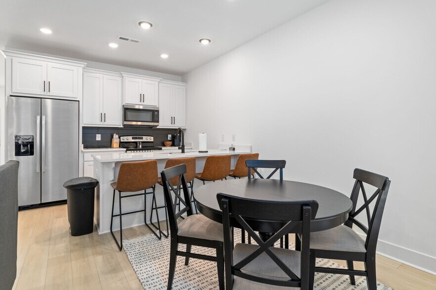 725 Hornbuckle Rd, Clarksville, TN à vendre - Photo de l’immeuble – Image 3 sur 41
