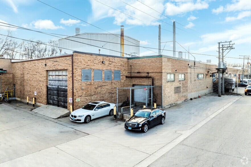 2845 W 48th Pl, Chicago, IL à louer - Photo de l’immeuble – Image 3 sur 10